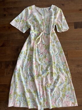 Vintage Floral Button-Front Midi Dress in Pastel Pink, Green & Blue with lace